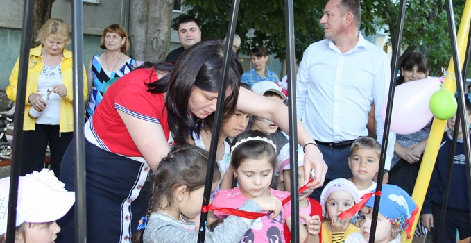 komrat_usak_oyun_meydani