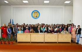 Olimpiada_gagauz_dili_2016_yazicilarlan_bulusmak