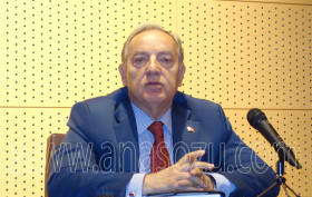 buukelci_preskonferentiya_