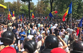 protestlar_Parlamentin_onunde_20_07_2017_3