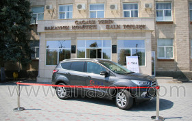 Yaşlilar_maşina (1)