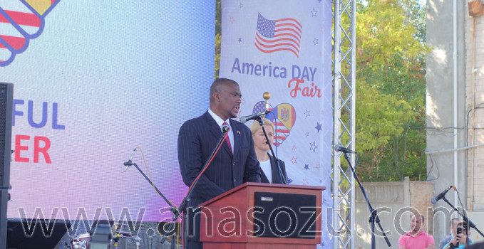 amerika-gunu-komrat (2)